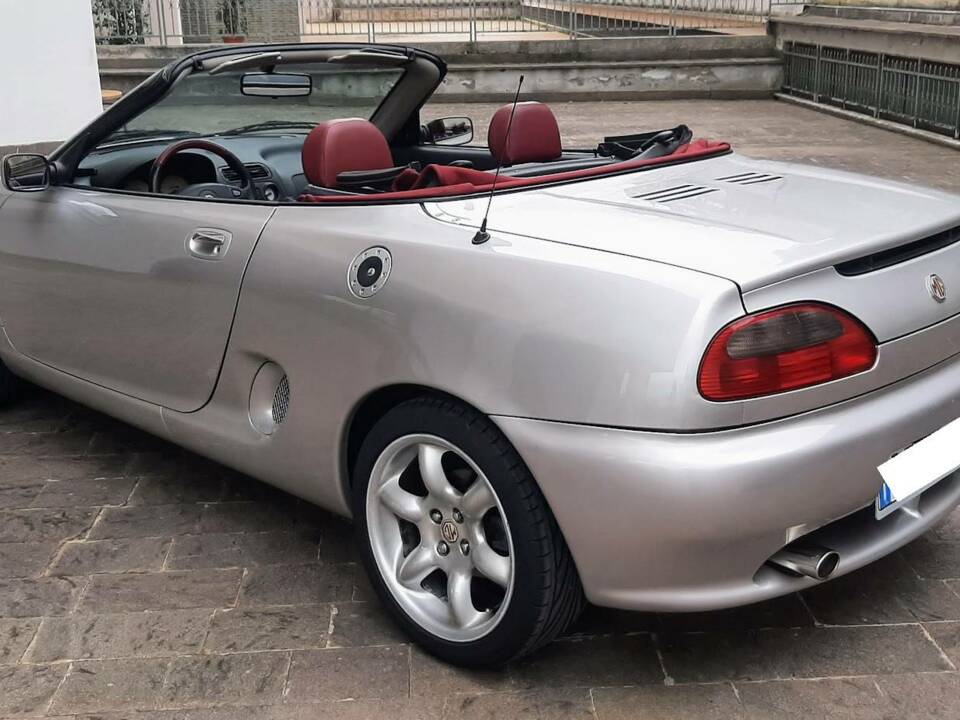 Immagine 5/50 di MG F 1.8i VVC 75 LE "75th Anniversary" (1999)