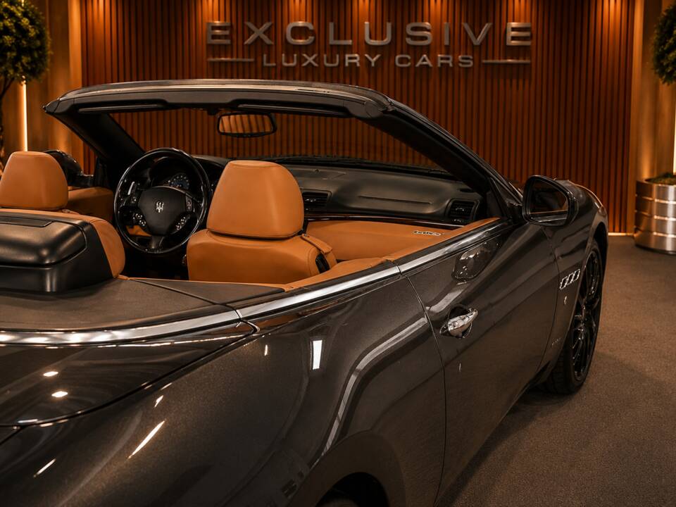 Bild 19/59 von Maserati GranCabrio 4.7 (2010)