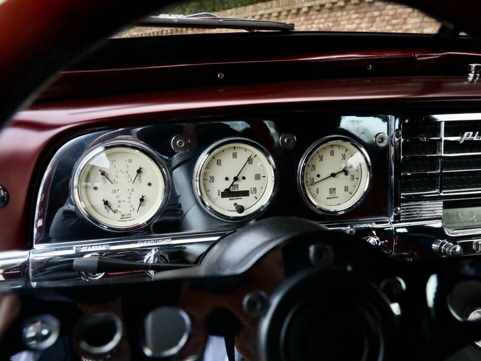 Image 40/50 of Plymouth Special Deluxe (1950)