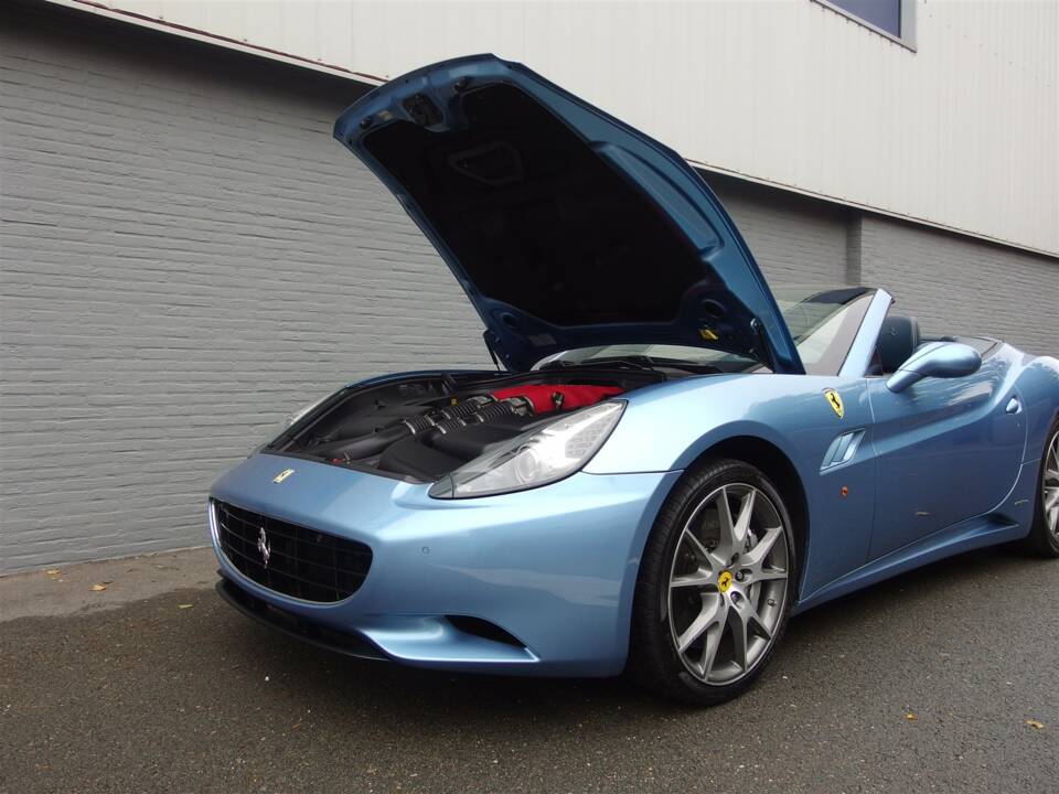 Image 37/49 of Ferrari California (2010)