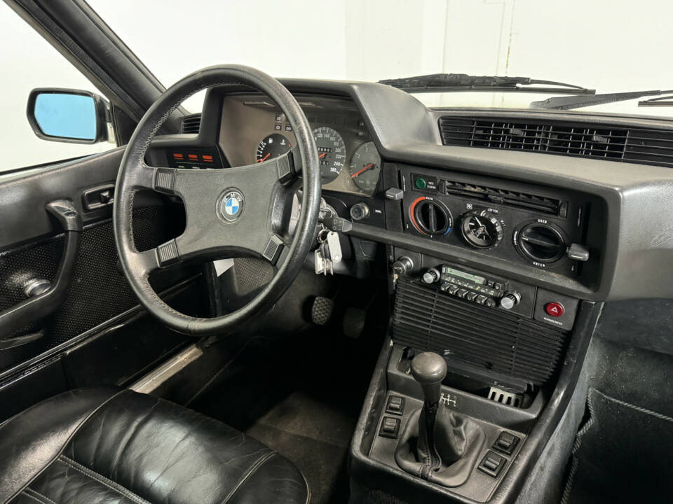 Image 8/21 of BMW 635 CSi (1979)