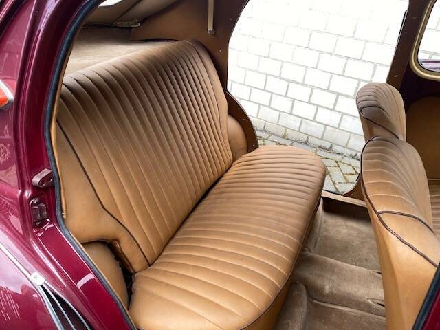 Bild 2/4 von Renault 4 CV Décapotable (1951)