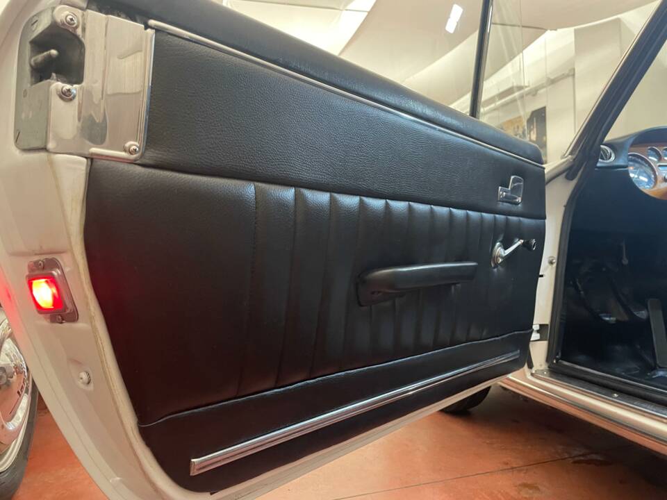 Bild 23/30 von Lancia Fulvia Coupe Rallye (1967)