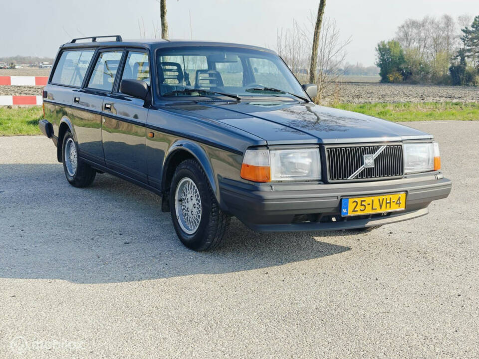 Bild 9/31 von Volvo 245 GL (1991)