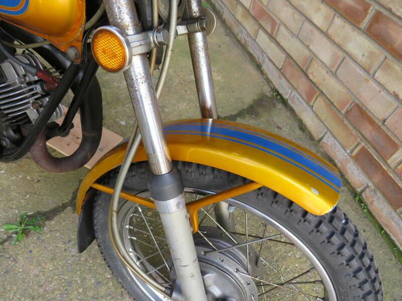 Bild 23/32 von Yamaha DUMMY (1972)