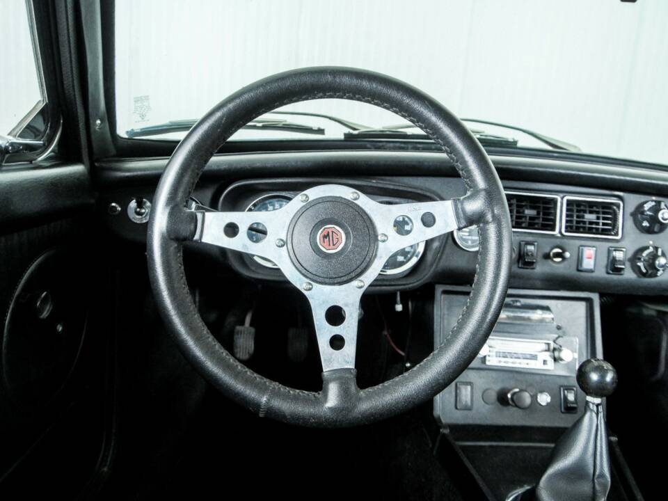 Imagen 8/50 de MG MGB GT (1972)