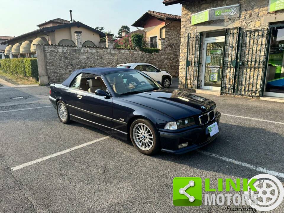 Imagen 2/10 de BMW 320i (1999)