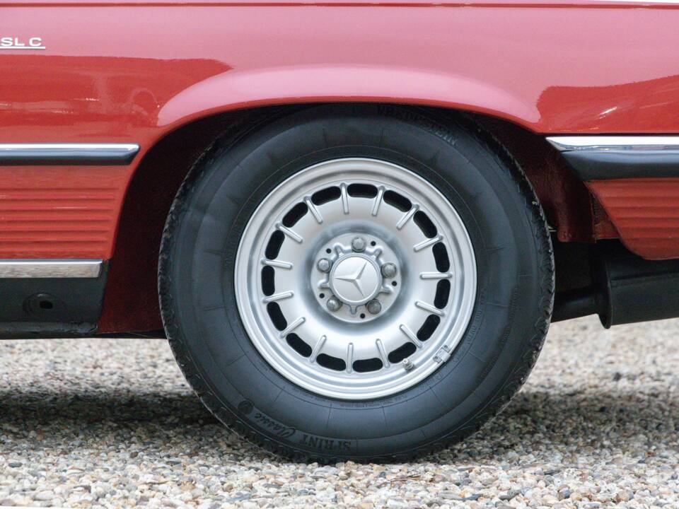 Bild 25/50 von Mercedes-Benz 280 SLC (1975)