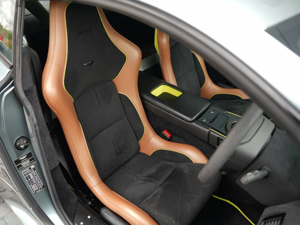 Bild 13/50 von Aston Martin V8 Vantage AMR (2018)