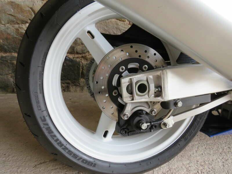 Bild 32/37 von Suzuki DUMMY (2002)