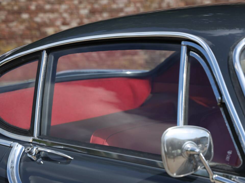 Image 39/50 de Volvo 1800 S (1966)