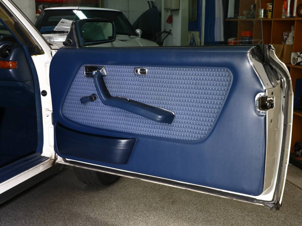 Image 14/25 of Mercedes-Benz 280 CE (1977)
