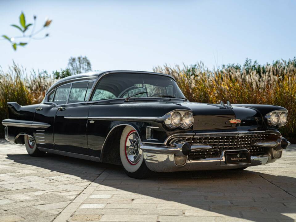 Immagine 15/50 di Cadillac 62 Sedan DeVille (1958)