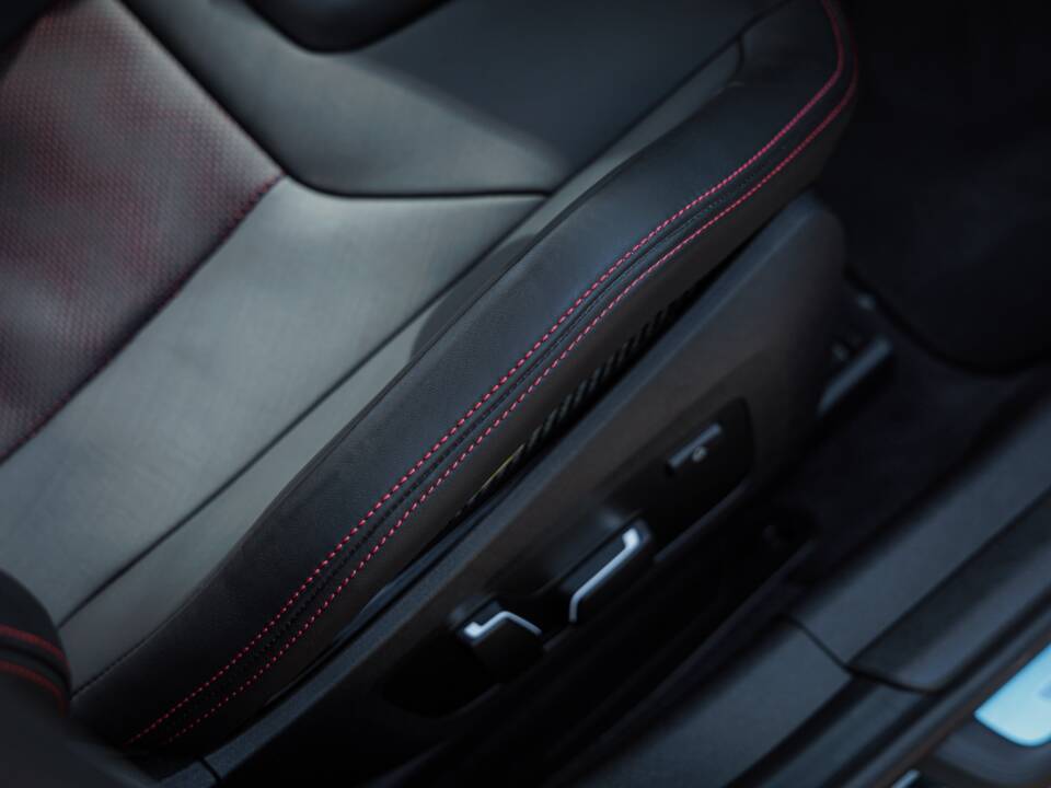 Imagen 28/50 de BMW M3 Competition Touring xDrive (2025)