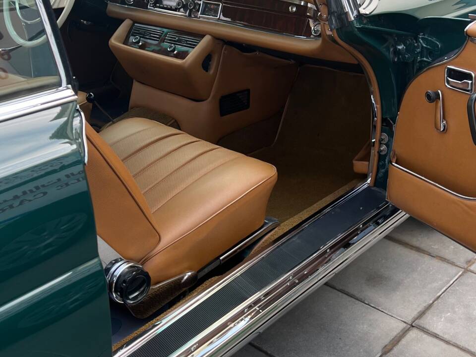 Image 8/15 de Mercedes-Benz 280 SE (1968)