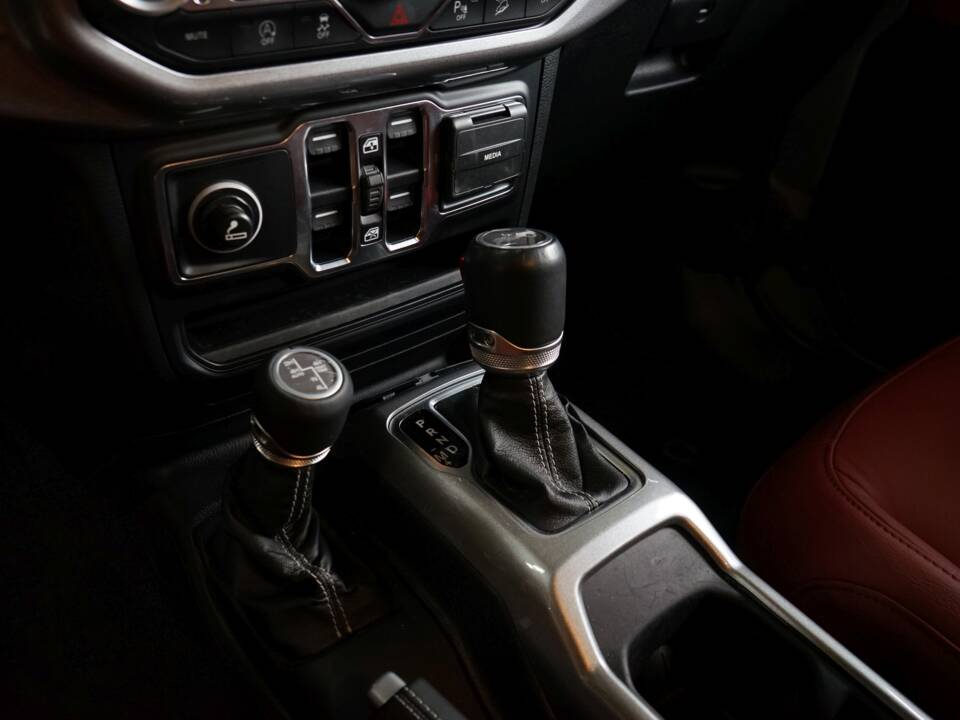 Bild 20/29 von Jeep Wrangler 2.0T Sahara (2020)