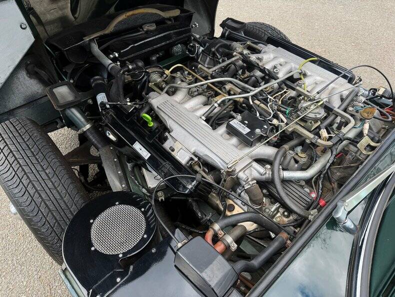 Imagen 37/50 de Jaguar E-Type V12 (2+2) (1970)