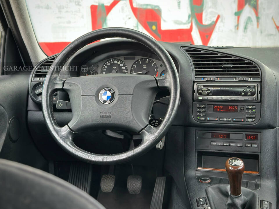 Bild 54/100 von BMW 318is (1996)