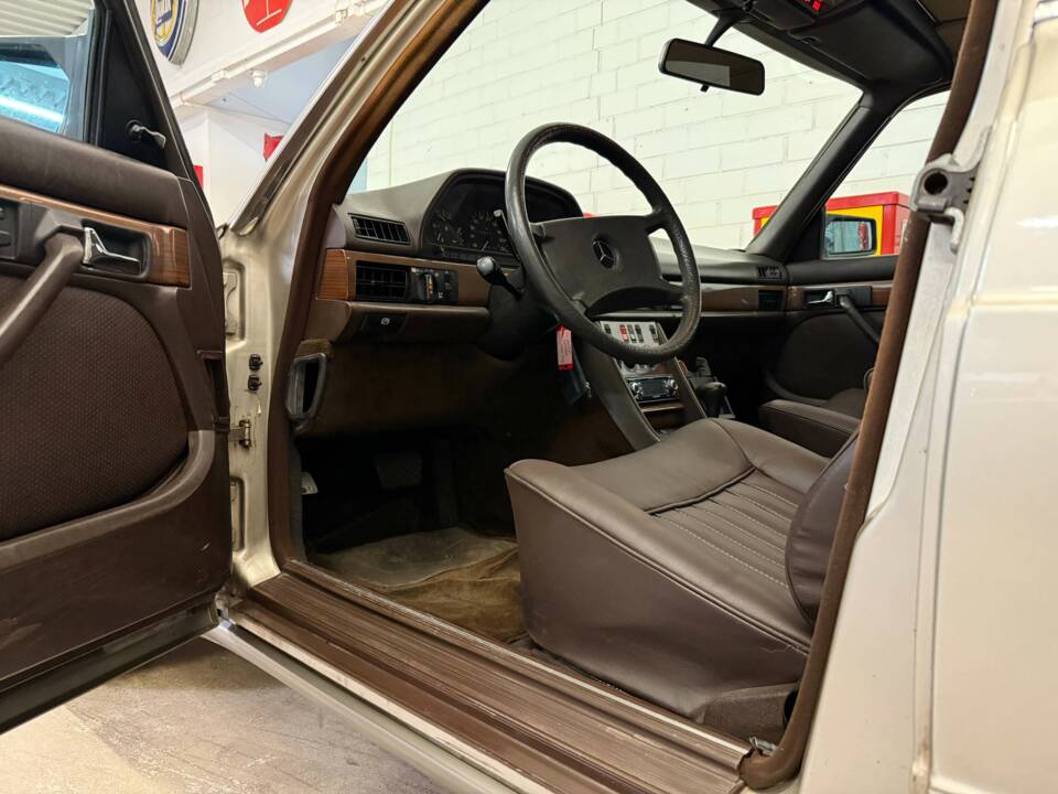 Bild 7/19 von Mercedes-Benz 500 SE (1987)