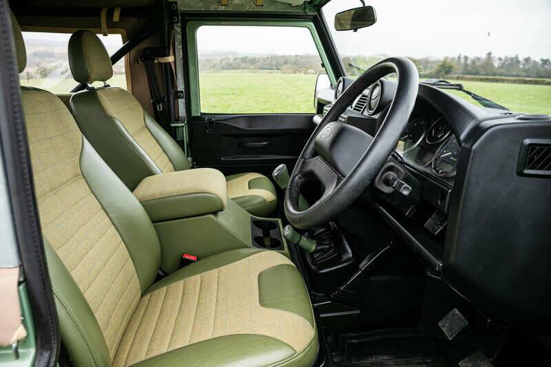 Image 2/39 of Land Rover Defender 90 TD4 (2008)