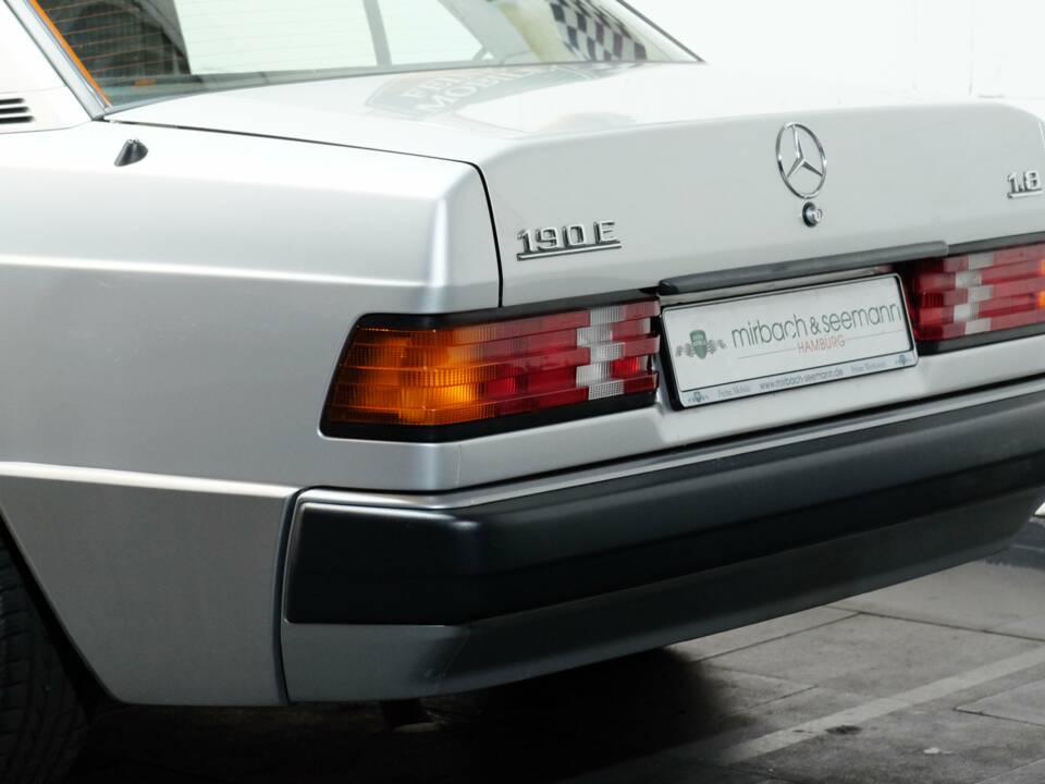 Bild 26/32 von Mercedes-Benz 190 E 1.8 (1991)