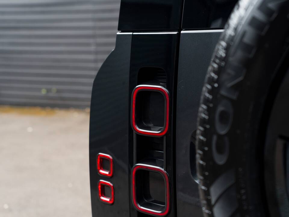 Image 14/61 de Land Rover Defender 110 D200 AWD (2023)