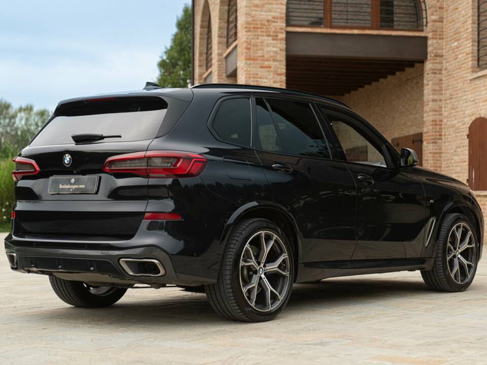 Bild 7/50 von BMW X5 M50d (2019)