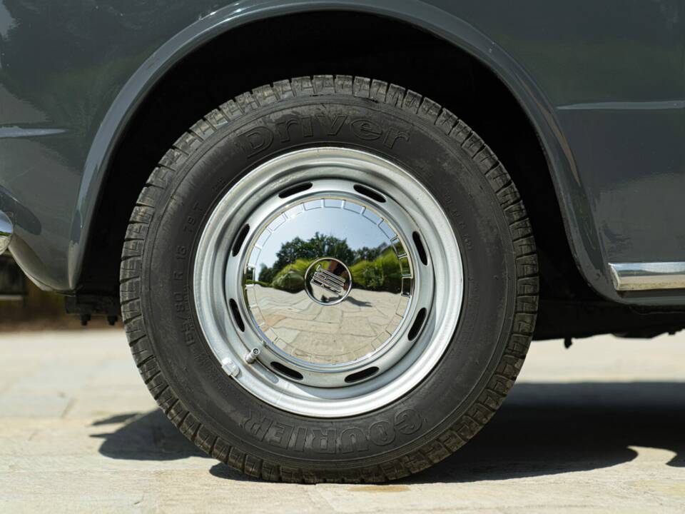 Image 15/49 of FIAT 1100 R (1966)