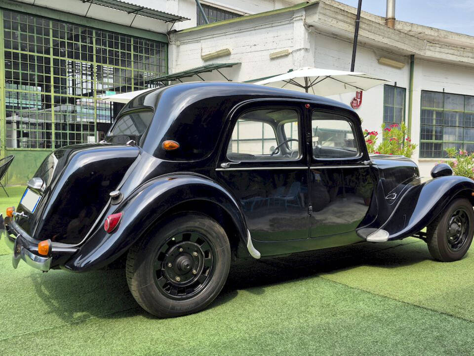 Image 9/47 of Citroën Traction Avant 11 BL (1955)