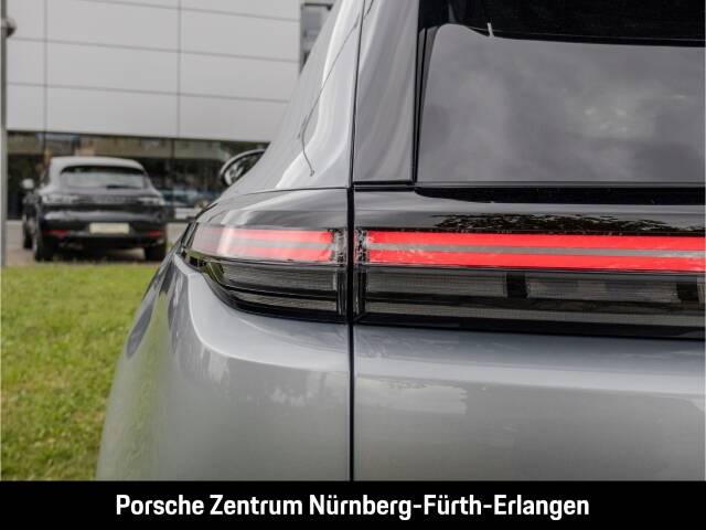 Image 10/50 of Porsche Cayenne S Electric (2026)