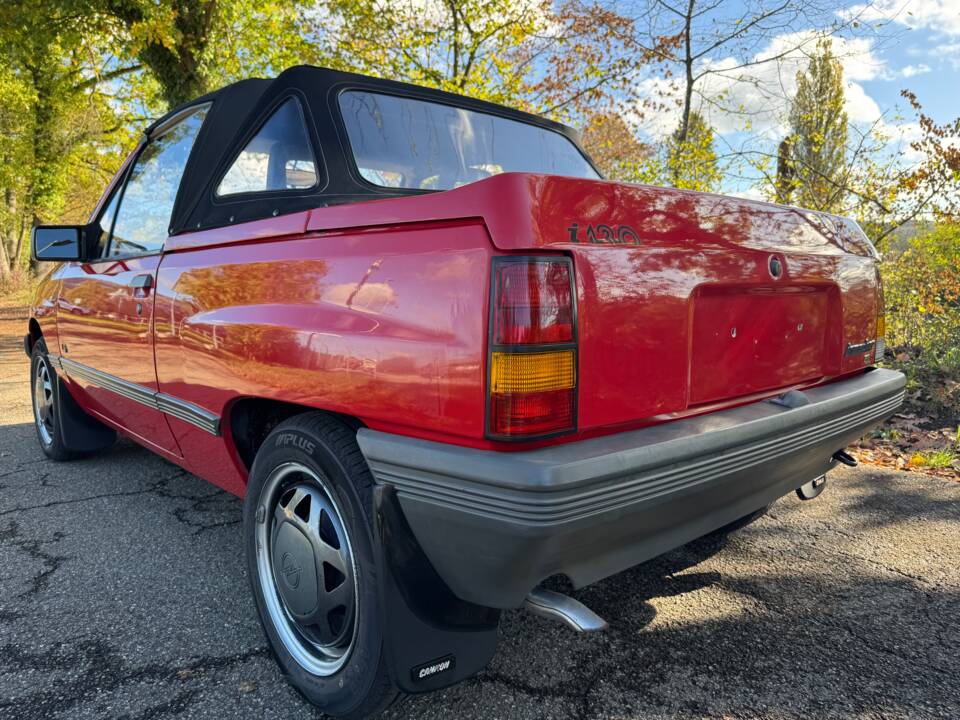 Image 13/77 of Opel Corsa Spider i130 Irmscher (1989)