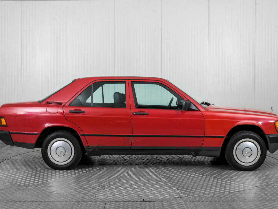 Image 12/50 of Mercedes-Benz 190 D (1984)