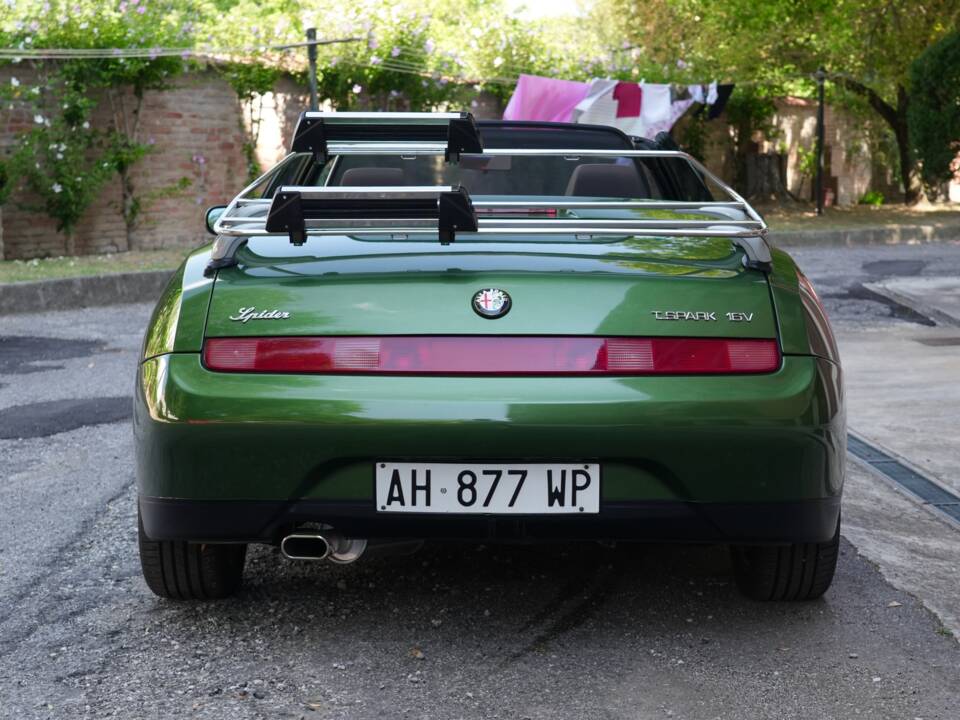 Bild 17/43 von Alfa Romeo Spider 2.0 Twin Spark 16V (1995)