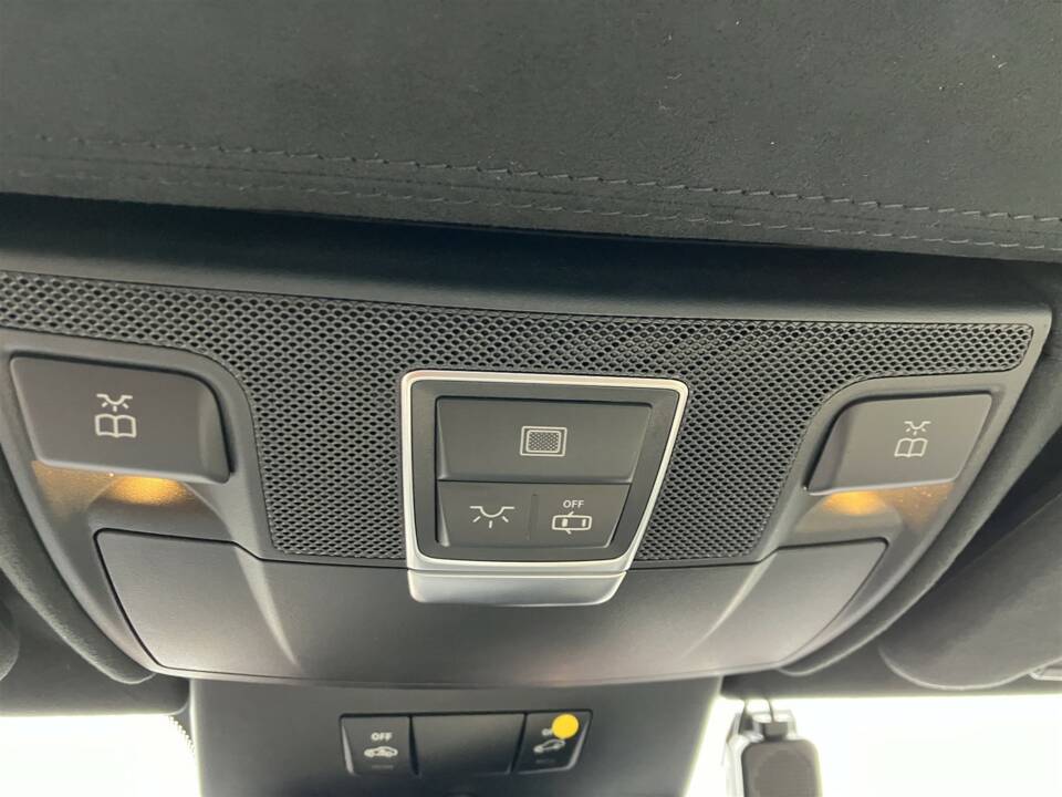 Afbeelding 37/70 van Mercedes-Benz SL 63 AMG (2012)