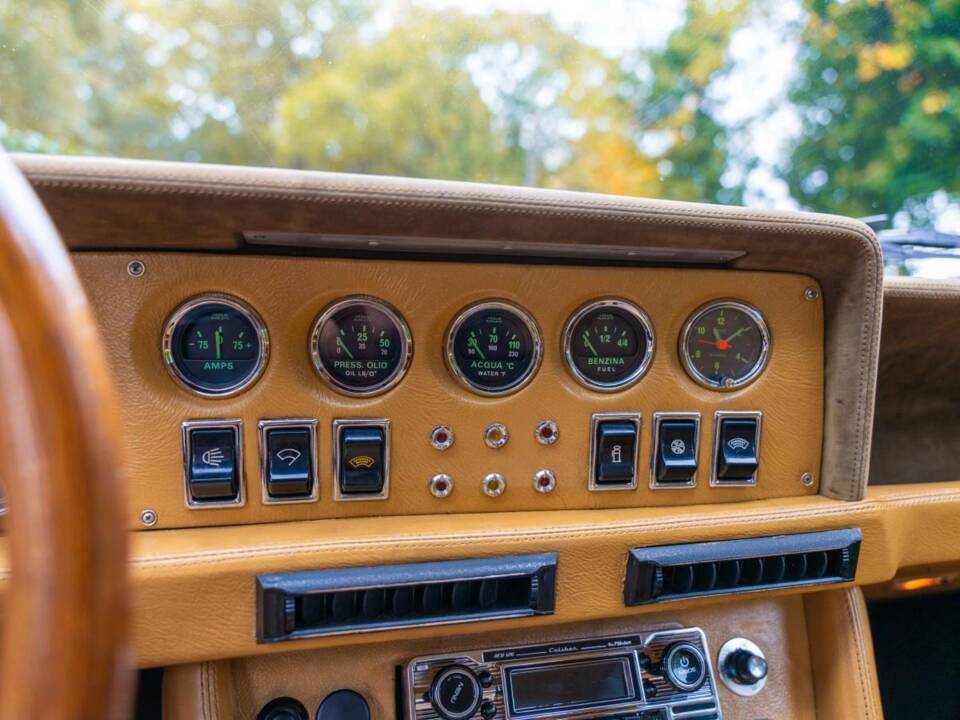 Imagen 16/18 de De Tomaso Longchamp (1977)