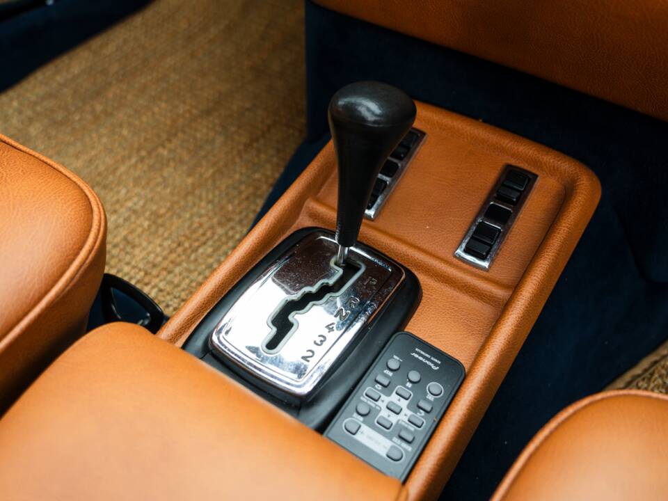 Image 24/57 de Mercedes-Benz 280 SE 3,5 (1971)