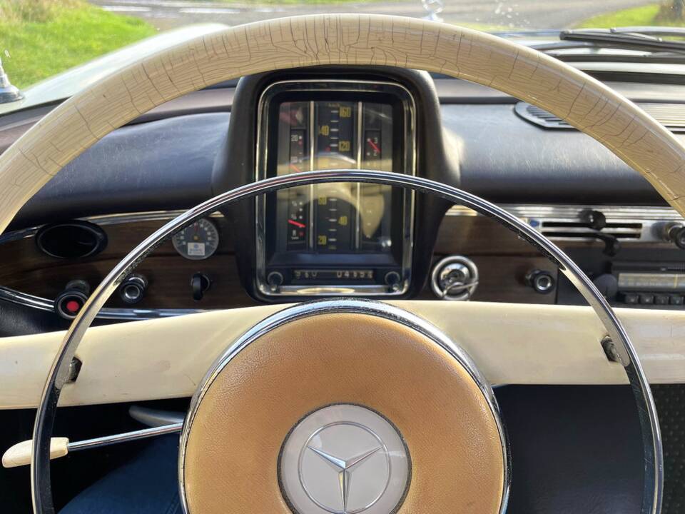 Image 7/16 de Mercedes-Benz 220 b (1964)