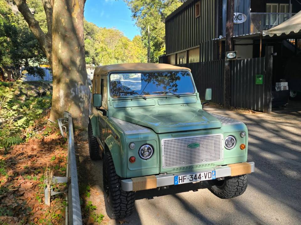 Image 52/72 of Land Rover 90 (1987)