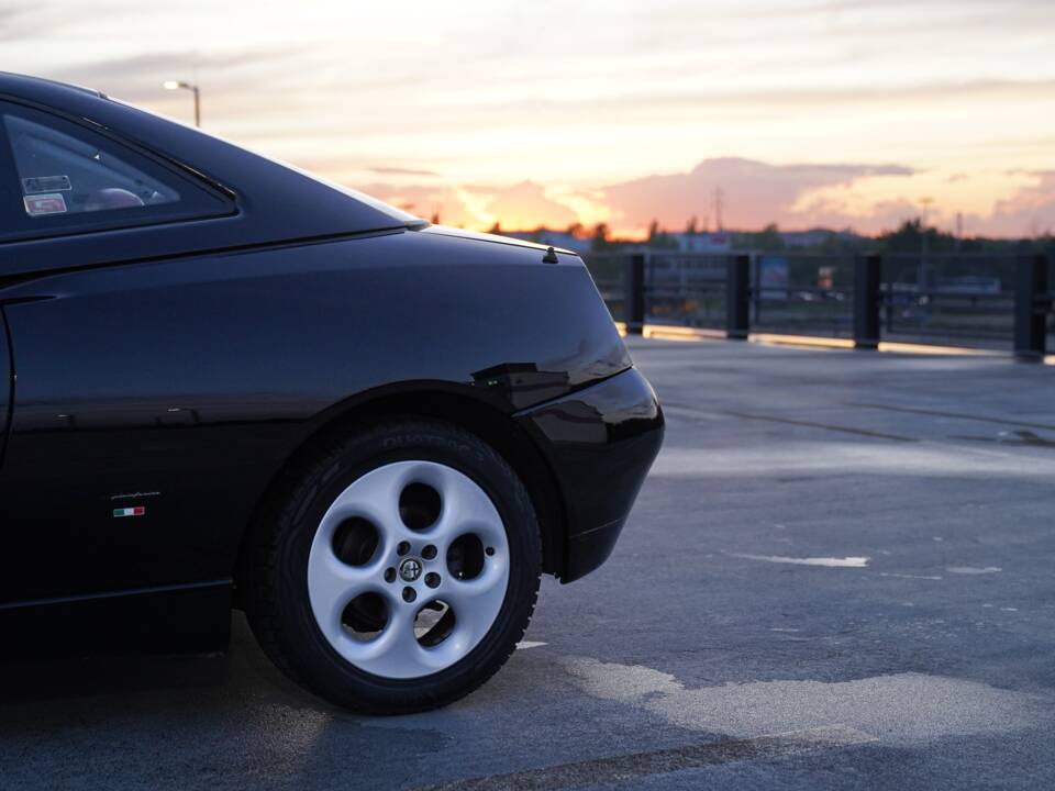 Imagen 39/90 de Alfa Romeo GTV 2.0 Twin Spark (1998)