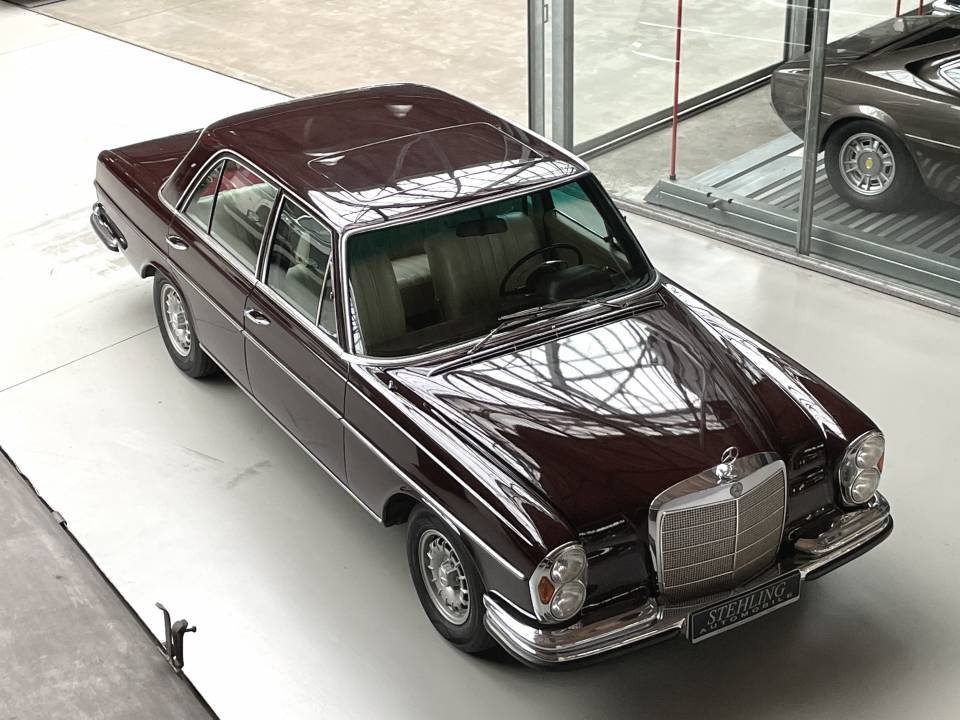 Image 2/50 of Mercedes-Benz 280 SE 4,5 (1972)