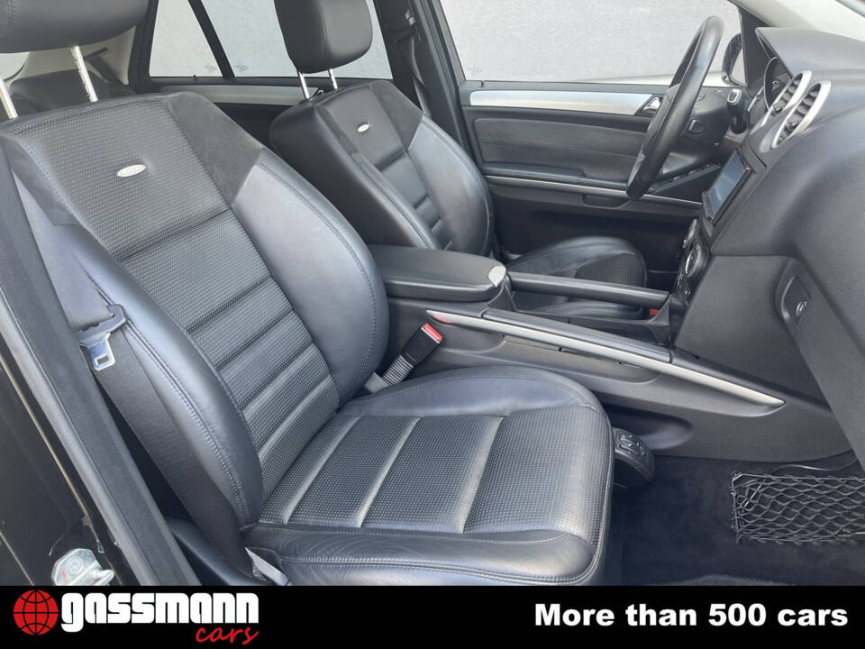 Bild 12/15 von Mercedes-Benz ML 63 AMG (2006)