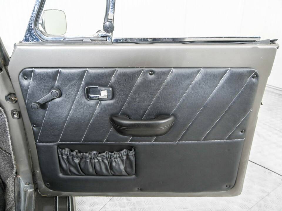 Image 31/50 of Volkswagen Beetle 1303 LS (1971)