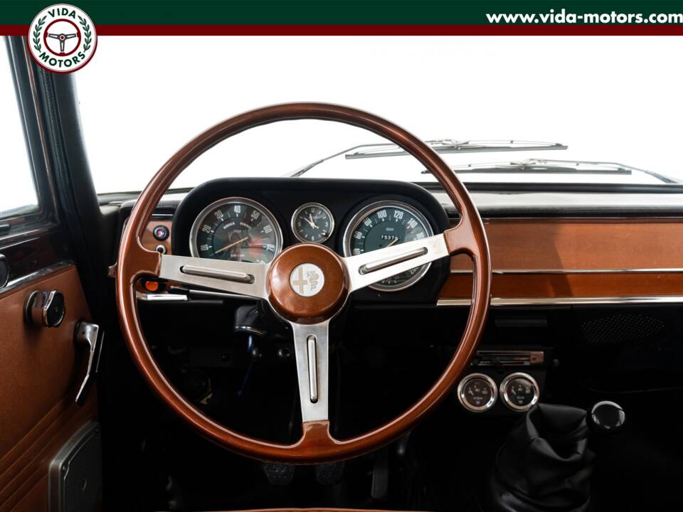 Image 10/15 of Alfa Romeo Giulia Super 1.3 (1972)
