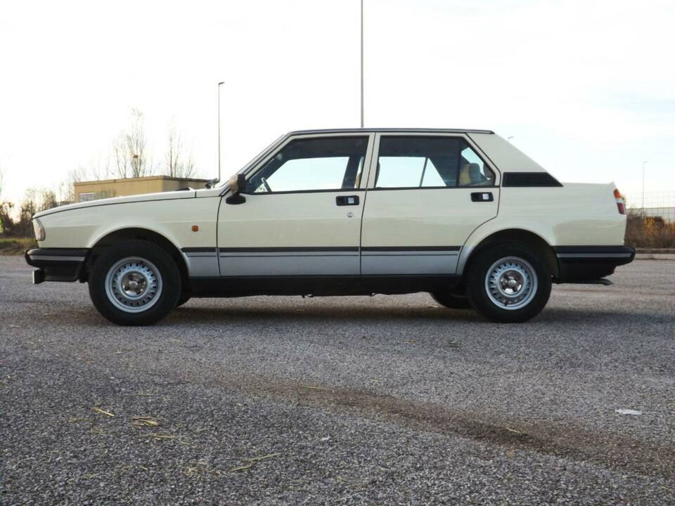 Bild 12/50 von Alfa Romeo Giulietta 1.8 (1983)