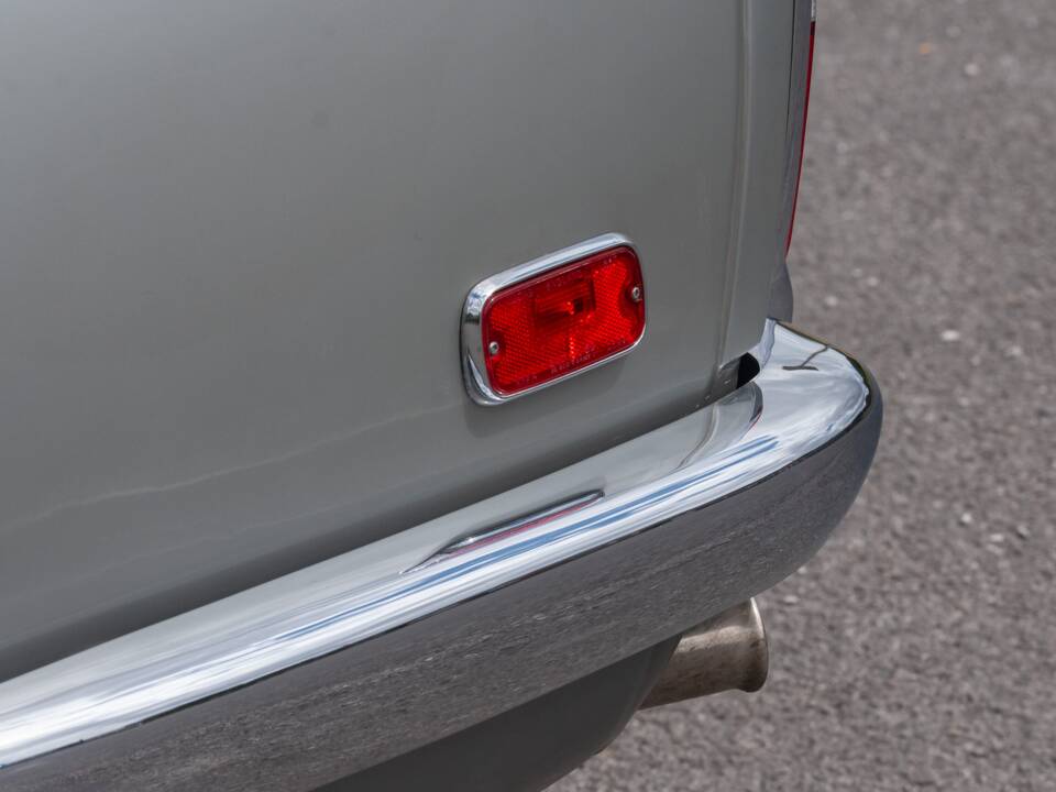 Image 24/50 of Rolls-Royce Silver Shadow I (1973)