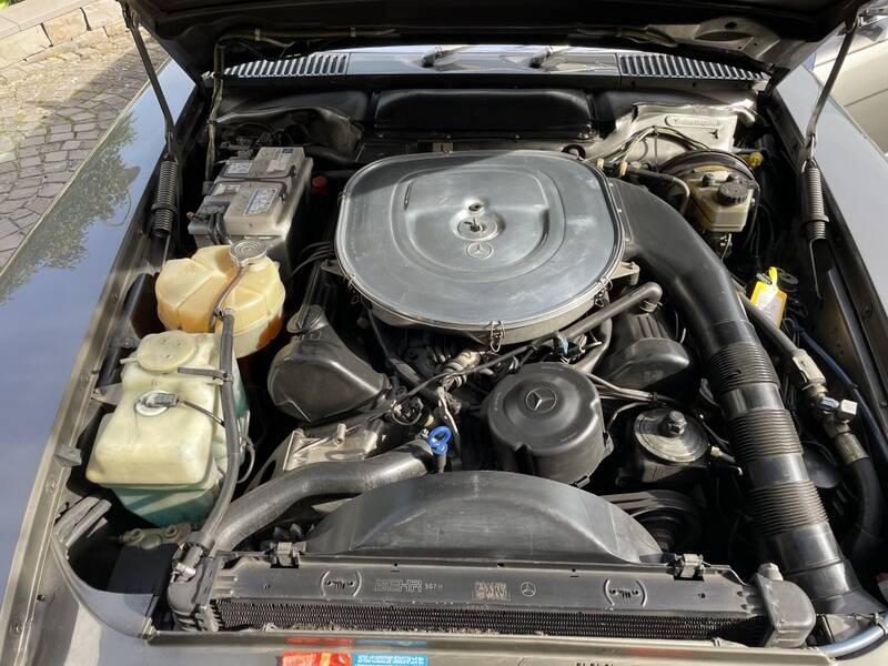 Image 29/52 de Mercedes-Benz 500 SL (1985)