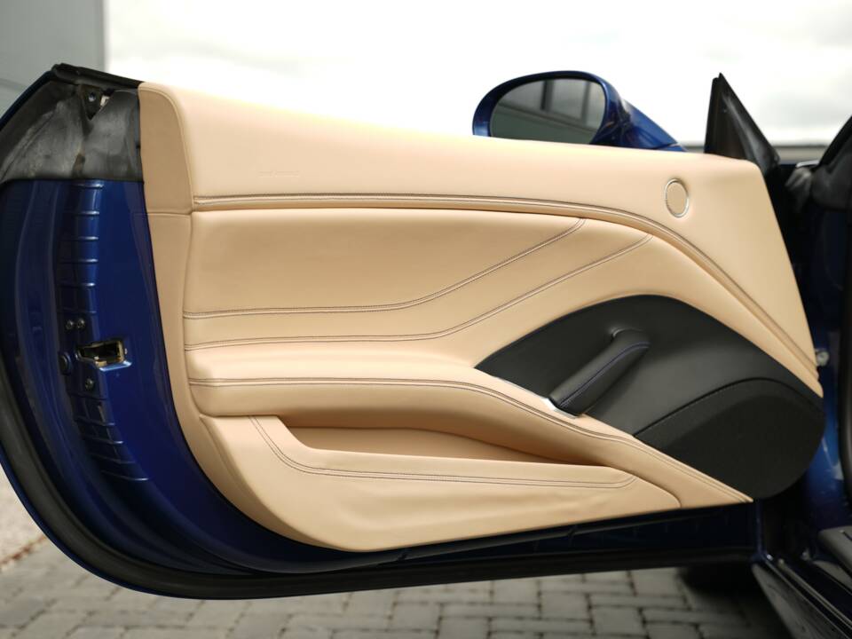 Image 15/50 of Ferrari California T (2015)