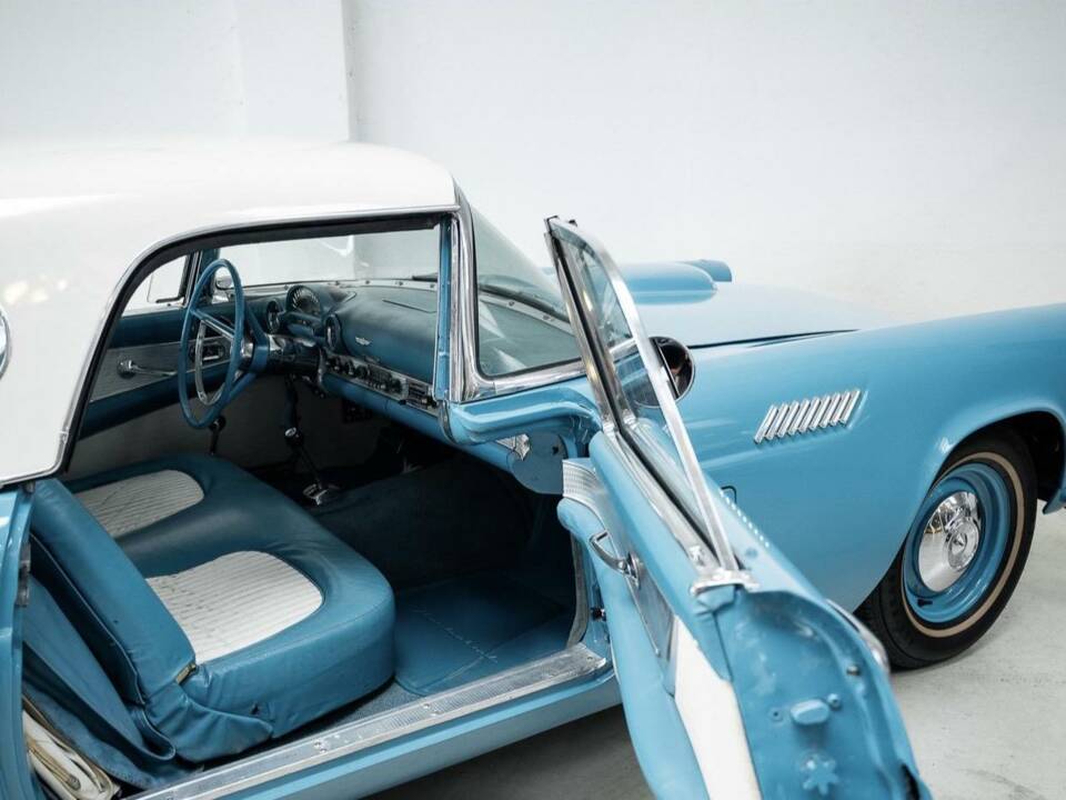 Image 15/41 of Ford Thunderbird (1956)