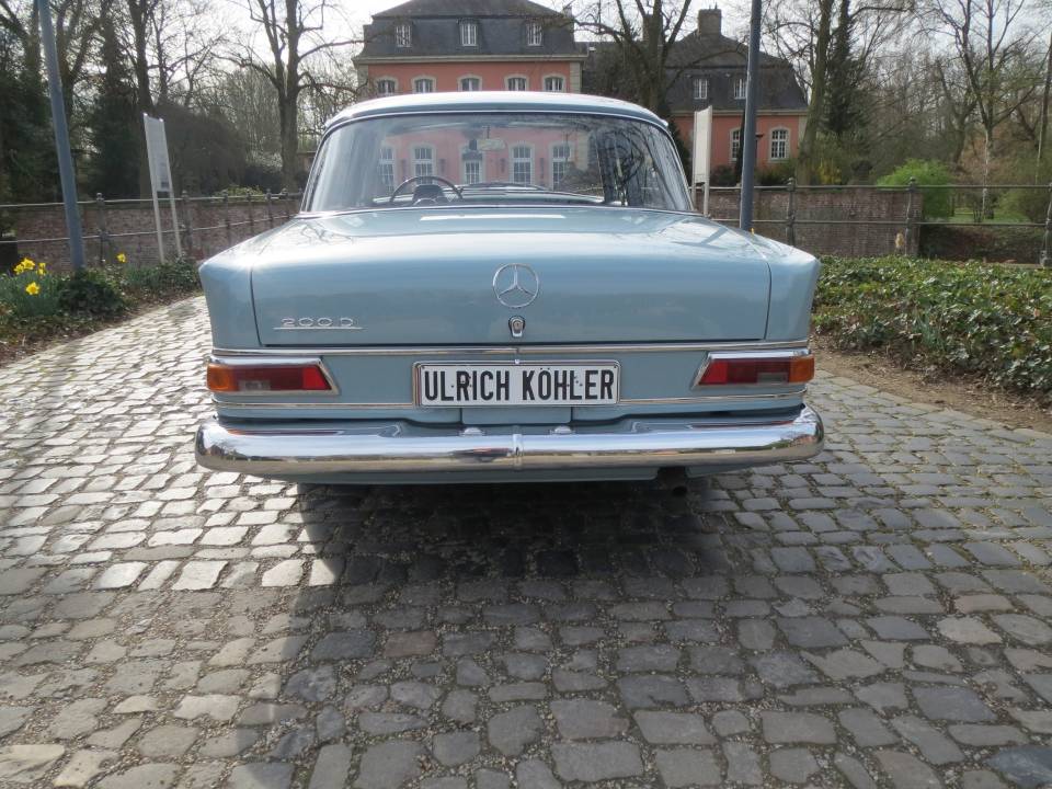 Imagen 5/25 de Mercedes-Benz 200 D (1966)
