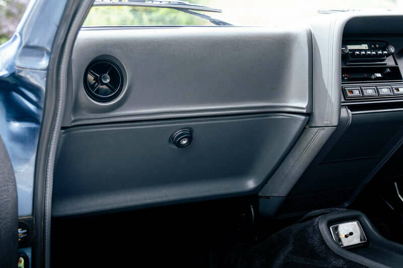 Bild 15/48 von Ford Capri 2,8i (1983)